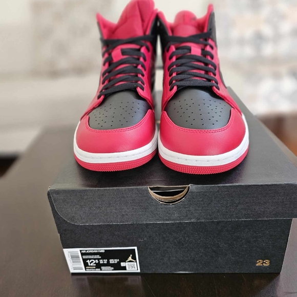 Red Air Jordan 1 Men's 12.5 - Picture 4 of 6